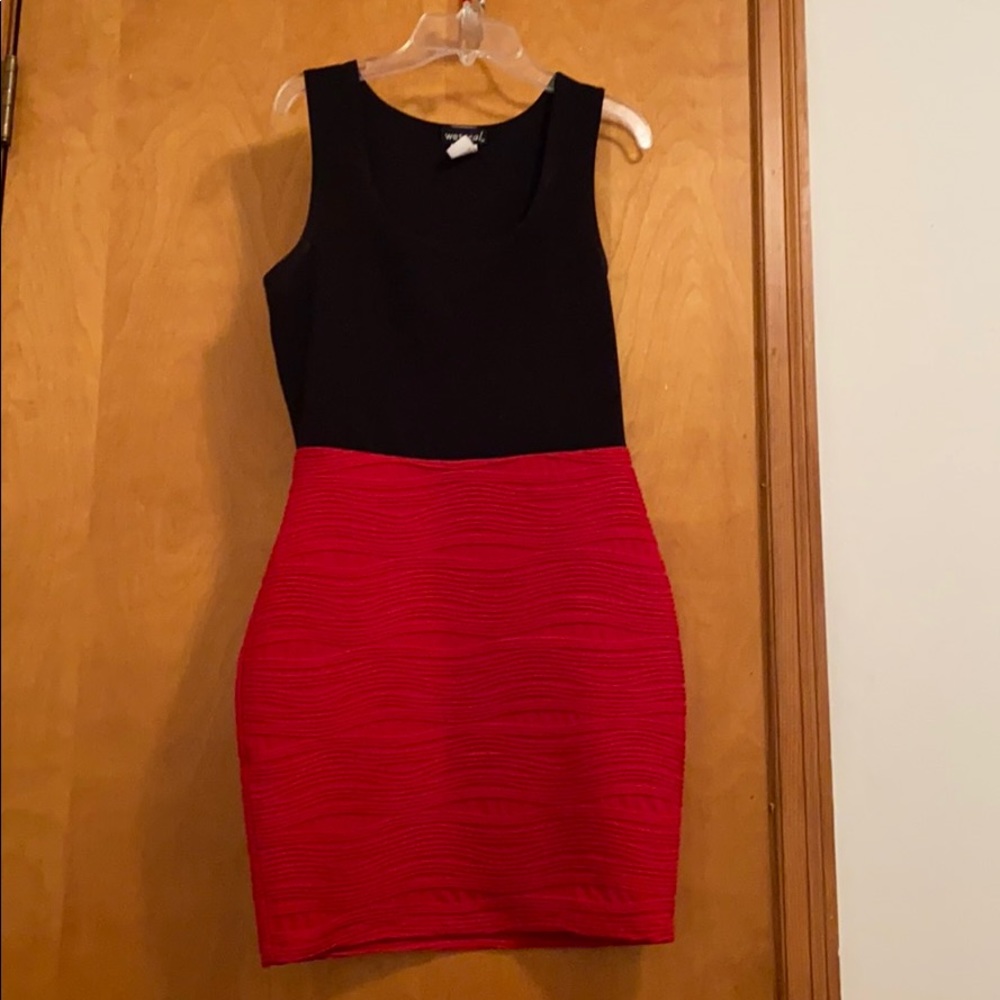 Black and red sleeveless dress